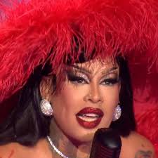 Gloria Groove relembra início da carreira no Balão Mágico e fala sobre arte  drag: