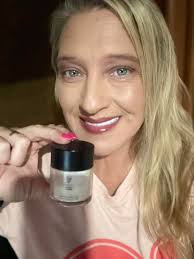 Setting powder vs setting spray for makeup