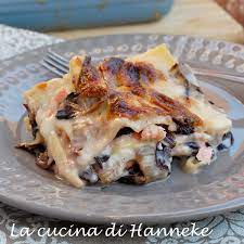 Il salmone al forno è forse il modo più classico per preparare questo pesce, ciononostante, la cottura al forno ancora mi mancava, per cui, una volta provata il salmone al forno è uno dei pochi secondi piatti a base di pesce che mangia anche ivano, per cui quando voglio preparare qualcosa di leggero e. Lasagne Al Salmone E Radicchio