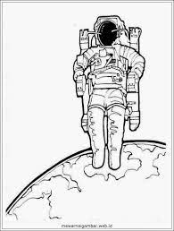 Sepanjang sejarah ruang yang luas telah menggelitik imajinasi manusia. Kumpulan Sketsa Gambar Astronot Sketsabaru