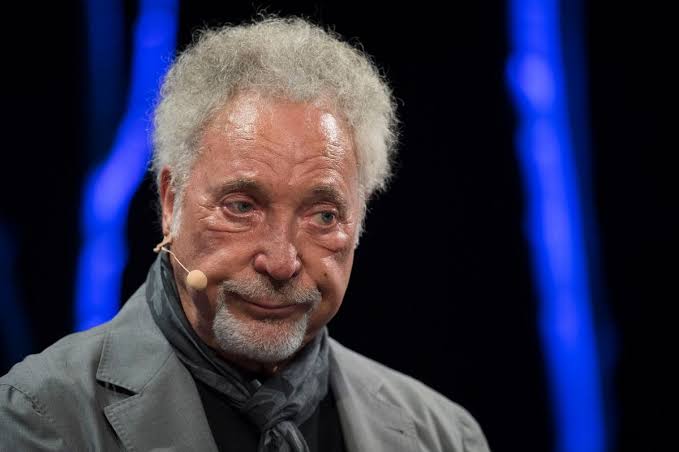 Tom Jones reveals tragic message his wife gave to him just before she died | Wales Online