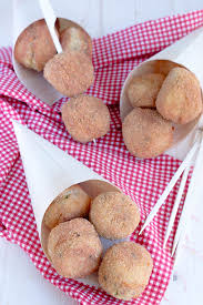 Per preparare le polpette di pollo light al forno cominciate mettendo il macinato di pollo in una ciotola. Polpette Di Pollo Avanzato 1 Modo Semplice Per Riutilizzarlo