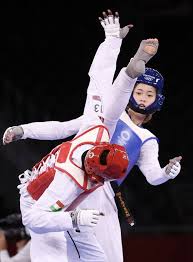 Jul 21, 2021 · 張艾嘉的音樂創作與表演作品亦甚多，〈童年〉、〈忙與盲〉、〈明天會更好〉等作品膾炙人口。張艾嘉曾與創作者羅大佑交往，其綽號「小妹」以此而來。據稱羅大佑若干情歌創作與他和張艾嘉的交往有關。但由於觀念差異，以分手收場。 F95xpnq464awwm