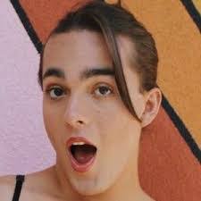 Zach Torres's Instagram, Twitter & Facebook