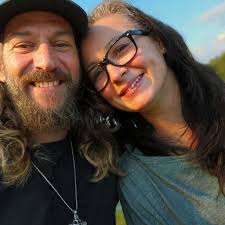 What are some job opportunities or apprentice programs for a newly licensed  CDL holder in the linework industry?