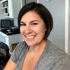 Lindsey Bradshaw's Instagram, Twitter & Facebook