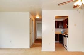 Browse for 1 bedroom kent state apartments, 2 bedroom apartments, 3 bedroom. Lake Street Apartments For Rent In Kent Oh Forrent Com