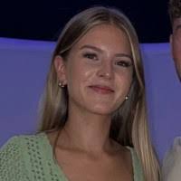 Rebecca Barwick's Instagram, Twitter & Facebook