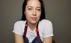 Stacy Hurst's Instagram, Twitter & Facebook