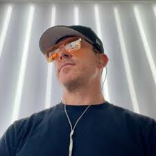 Listen to Shouse & Corona & Axwell