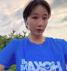 Barry Vong's Instagram, Twitter & Facebook