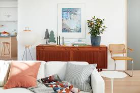 A history and definition of mcm style, plus how to get the look in your own home. This Holiday Home Is A Love Letter To Mid Century Modern Style House Home