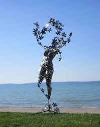 Garten deko figur vogel punker naturstein edelstahl gartenfigur steinfigur. Grosse Venus Gottin Jungfrau Garten Skulptur Aus Edelstahl Neuerraum