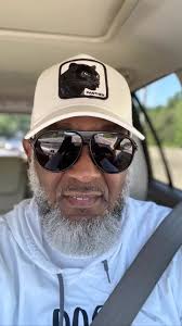 Dora Bracey's Instagram, Twitter & Facebook