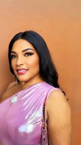 Doreen Edwards (@foxyladyflex) • Instagram photos and videos