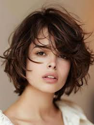 Best Short Hairstyles for Round Faces