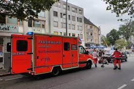 schwerer unfall an der kollaustrasse fussganger lebensgefahrlich verletzt