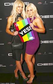 Brynne married geoffrey edelsten on 29 november 2009 in melbourne, victoria at the crown casino. Brynne Edelsten Reveals Split From Girlfriend Coby Boatman Daily Mail Online