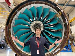 Today is an important landmark in our journey towards a more sustainable future for to support this commitment, testbed 80 is equipped with a 140,000 litre fuel tank (you could fill your car up almost 3,000 times with this amount of fuel) for. Foto Report Rolls Royce Airbus 350 Trent Xwb Dreamfix Test Bed 80 Flyrosta Com