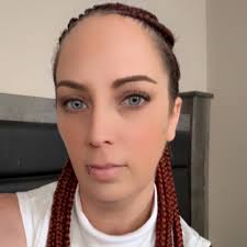 Luke Bryan tipped his hat to the late Jimmy Buffett.