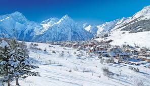 Nichée au cœur des alpes du nord, cette station de 430 hectares constitue le plus grand domaine skiable sur glacier de toute l'europe. Top 5 Stations De Ski Ou Trouver De La Neige A Noel