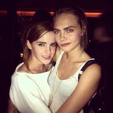 Born 12 august 1992) is an english model, actress, and singer. Emma Watson Cara Delevingne Cara Delevingne Emma Watson Schone Frauen