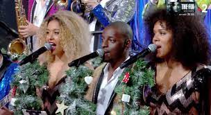 Une danse osée qui a mis grandement mal à l'aise nagui. N Oubliez Pas Les Paroles Qui Sont Les Choristes De L Tele Star