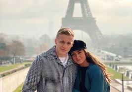 And he trained separate from the rest of the team on monday. Donny Van De Beek Is Dating Estelle Bergkamp A Daughter Of Arsenal S Legend Futballnews Com
