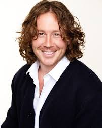 Robert Malcolm Cumming Love Talent Agency (Seeking theatrical  representation) 🛸______🏔