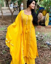 Black And Yellow Suit Girls Pin By Rupinder Kaur On Uits Beautiful Dress Designs Nyc Dresses Function Dresses