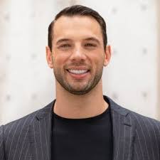 Sharon Chupp's Instagram, Twitter & Facebook