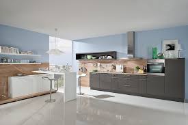 Wunderschön • dunkel • abschließen • praktisch • unbequem • inklusive • unmöbliert • modern , kalt und grau ist, mag ich den winter nicht. Offene Kuche In Grau Mit Paneelwanden In Holzoptik