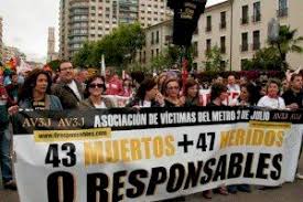 La verdad sobre el siniestro que se ha ido desentrañando en el último año, pero la justicia con mayúsculas, la de los tribunales, todavía sigue en standby para los 43 muertos, los 47 heridos y sus familias. Accidente De Metro De Valencia Las Victimas Tenian Razon Condenados Cuatro Exdirectivos Del Metro De Valencia Casi 13 Anos Despues