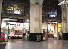 Marks and spencer kazan modelleri markanın her dönem ağırlıklı olarak tercih edilen modellerinin başında geliyor. Marks Spencer Food La Boutique De Lille Flandres Est Ouverte Lille Actu