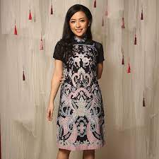 Jual atasan batik wanita (blouse, dress, tunik) dan bawahan rok tren terbaru. 30 Model Baju Batik Kantor Wanita Kombinasi Elegan