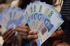 El peso mexicano sorprende en 2022 como la segunda moneda más apreciada -  Hola News