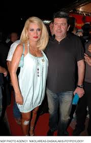 Η παρουσιάστρια πόζαρε στον φωτογραφικό φακό χωρίς. H Elenh Menegakh Epistrefei Sta Brabeia Mad Meta Apo 13 Xronia Poia Tragoydistria 8a Brabeysei Zwh Iefimerida Gr