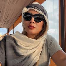 Chris Young came over to sing "I'm Comin' Over".