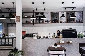 Viral Cafe More Bandung Sajikan Kopi Racikan Barista Penyandang Tunanetra Halaman All Kompas Com