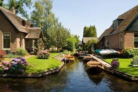 Giethoorn Il Paese Senza Strade Giethoorn Beautiful Places To Visit Beautiful Places