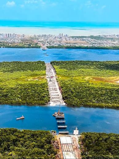 🌉 Ponte do Futuro: conectando João Pessoa, Santa Rita e Lucena em um novo  tempo de desenvolvimento! 🚧 A Ponte do Futuro, que está sendo construída  sobre o Rio Paraíba, é uma