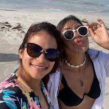 Carla Bencomo (@caarlabencomo) • Instagram photos and videos