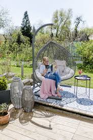 Terrassenregal Diy Oder Karfreitagsblumchen Pomponetti Terrasse Garten Garten Deco