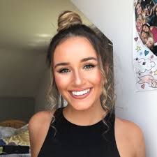 Laura Mullally's Instagram, Twitter & Facebook