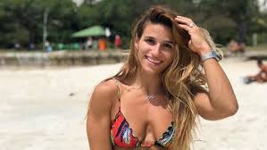 Jul 25, 2021 · sportv commentator scheduled to talk about artistic gymnastics at the tokyo olympics, jade barbosa was thrilled with the solo performance of rebeca andrade, representative of brazil, this sunday morning (25). Em Clique De Biquini Jade Barbosa Exibe Abdomen Sarado
