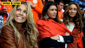 Maybe you would like to learn more about one of these? Dit Zijn De Spelersvrouwen Van De Oranje Spelers Voetbalflitsen Nl Het Leukste En Opvallendste Voetbalnieuws