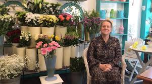 A private family burial will take place at 12 noon followed by a service of thanksgiving to be held at st andrew's church, mount park road, ealing w5 2rs on 17th january at 1.30 p.m. Love Hoddesdon Meet Louise Grazie From Louise S Florist