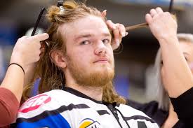 Vees thump Warriors, Bowes gets a heroic haircut