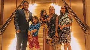 By admin posted on december 1, 2016. Bebi Romeo Setia Tunggu Meisya Siregar Meski Ditinggal Nikah Bunga Terakhir Wujud Ketulusan Cinta Tribun Ternate
