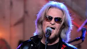 Daryl's House outdoor stage discussion turns to volume from bands